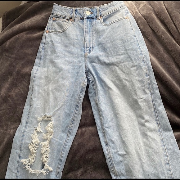 Trendy clothing bundle - Picture 3 of 5